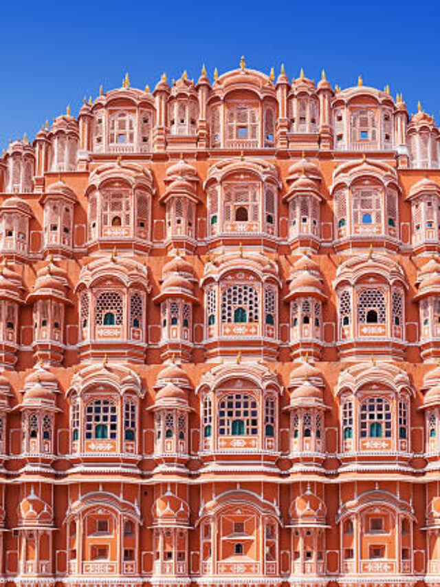 Hawa Mahal palace (Palace of the Winds), Jaipur, Rajasthan